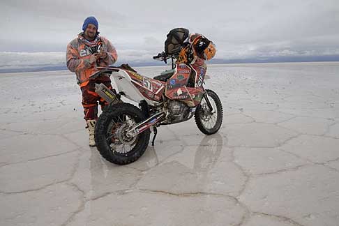 Dakar 2015: Uyuni - Iquique - Laurent Lazard con moto KTM fermo in gara sulle saline per 8^ tappa della Dakar 2015