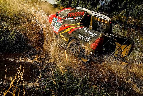 Dakar 2016 - 12 stage Cars il pick up Toyota Hilux del drive Leeroy Poulter giunto terzo in questa tappa della Dakar 2016