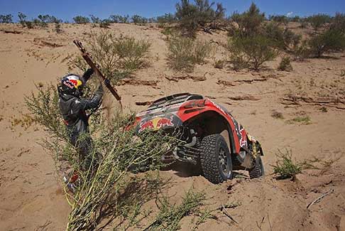 Dakar 2016 - Auto diminio di Peterhansel