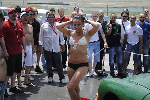 Donne e Motori Sexy Car Wash