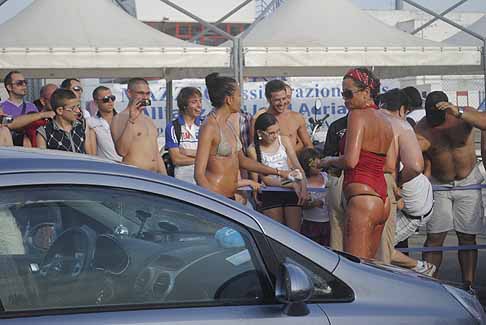 Donne e Motori Sexy Car Wash