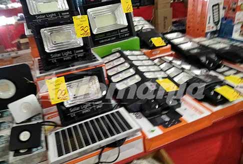 Fiera dellElettronica Scandiano - Lampade a Led con panelli solari alla Fiera dell'Elettronica di Scandiano in provincia di Reggio Emilia. Scopri le Foto!