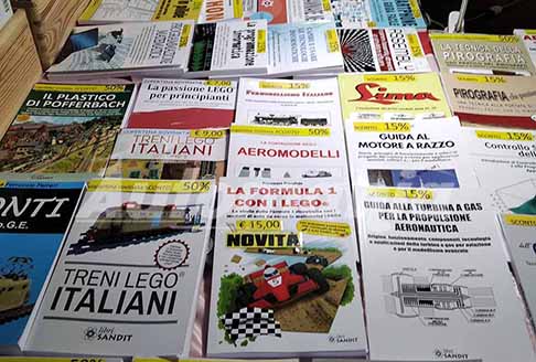 Fiera dellElettronica Scandiano - Libri di elettronica in vendita alla Fiera dell'Elettronica di Scandiano in provincia di Reggio Emilia. Guarda le foto!