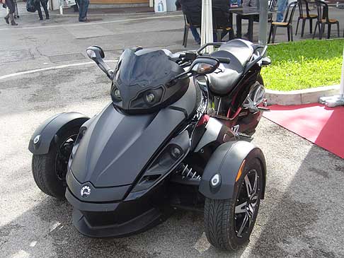 Fiera Padova Auto storiche esposizione esterna moto a tre ruote BRP Spyder