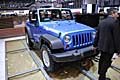 Furoistrada Jeep Wrangler Sahara azzurro metalizzato al Salone di Ginevra 2010