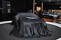 Atmosfera vettura lussuosa bentley coperta dal telo al Salone di Ginevra 2010