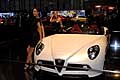 Alfa Romeo 8C Spider e sexy girls al Motor Show di Ginevra 2010