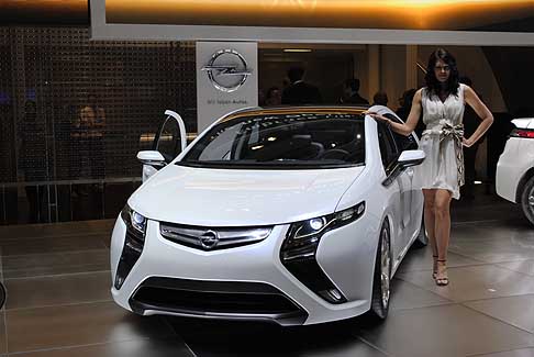 Opel - Opel Ampera al salone di Ginevra
