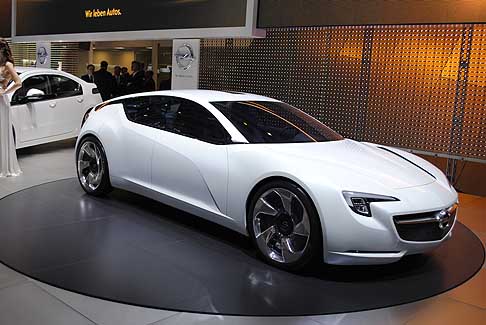 Salone di Ginevra Opel