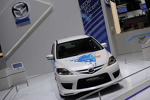 Salone di Ginevra Mazda