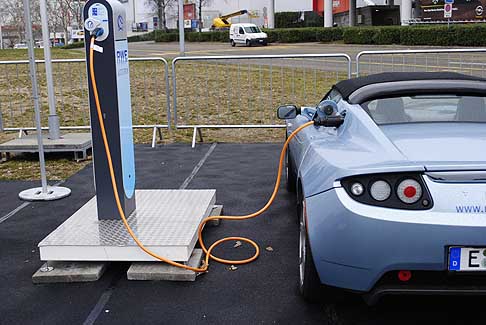 Salone di Ginevra Tesla