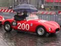 STANGA 750 Sport (1956) - F.lli Aime alle Mille Miglia 2010 preparativi per la partenza da Roma sotto la pioggia, equipaggio attrezzato con un mega ombrello