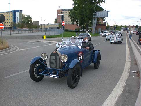 BUGATTI Type 40 A (1928) con equipaggio italiano pilota Miozzi e navigatore Morellato in gara alle 1000 Miglia 2010