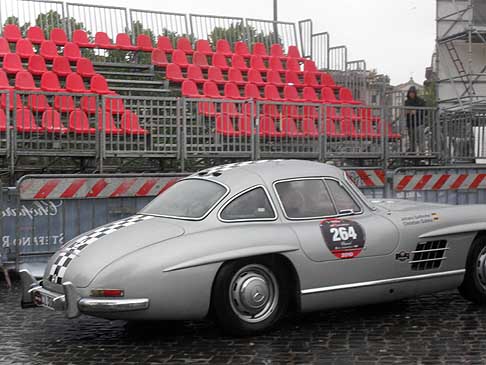 MERCEDES-BENZ 300SL W 198 I  del 1955 con il piloti Gabka e navigatore Zeilhofer (Germany) alle Mille Miglia