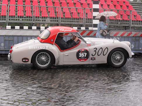 TRIUMPH TR3 Works (1956) con Piloti dei Paesi Bassi