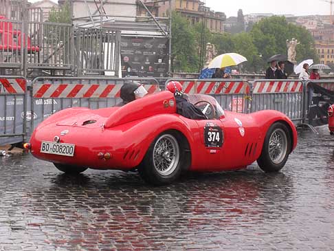 MASERATI 200SI (1956) equipaggio italiano pilota Alberoni (IT) e navigatore Cozza (IT) alle 1000 Miglia 2010