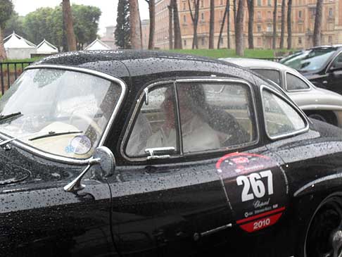 MERCEDES-BENZ 300 SL W198-I (1954) con il tre volte campione del mondo di F1 Jackie Stewart