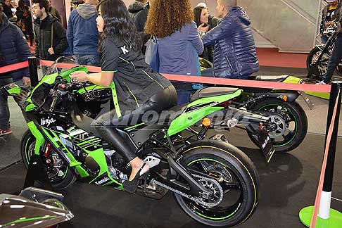 Motodays 2016  - Kawasaki Ninja 1000 e sexy hostess al MotoDays 2016