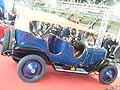 Auto d'epoca con telo decapottabile di colore Blu e doppia ruota posteriore al Motor Show di Bologna 2009
