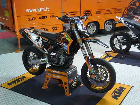 Motor Show Moto Racing Paddock Show