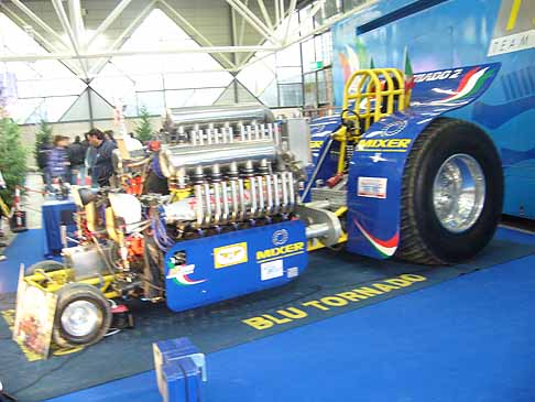 Salone di Bologna - Immagine di archivio di Automania, del trattore vincitore del Tractor Pulling edizione 2009