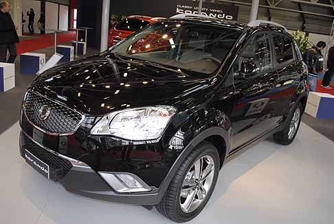 Ssangyong - Ssangyong Korando 2.0 nera calandra anteriore. Nuova Ssangyong Korando
