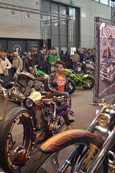 Moto Bike Verona - Premio Best of Show, che questanno lo porta a casa un mezzo estremo su base Harley-Davidson Fat Boy 2004 e proveniente dal Kuwait al Moto Bike di Verona 2016