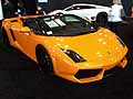 cabrio sportiva orange esposizione Manhattan Motor Cars al New York Auto Show 2010