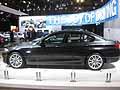 550i vista laterale al New York International Auto Show edizione 2010