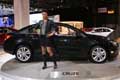 Cruze berlina sportiva e Hostess all'Auto Show di New York 2010