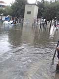 Acqua e grandine a Piazza Kennedy completamente allagata da un forte nubifragio - Acquaviva delle Fonti - Bari del 14 giugno 2014