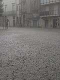 Grandine e pioggia a Piazza Kennedy ad Acquaviva delle Fonti del 14 Giungo 2014