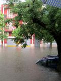 Nubifragio station wagon immersa nellacqua ad Acquaviva delle Fonti del 14 Giugno 2014
