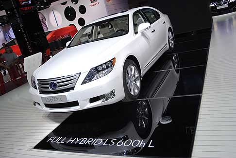 Parigi Motor Show Lexus