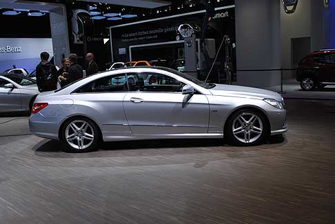 Mercedes - Stan Mercedes-Benz al Salone dellautomobile di Parigi