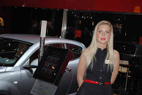Parigi Motor Show Hostess