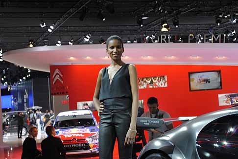 Parigi Motor Show Hostess