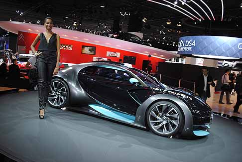 Parigi Motor Show Hostess