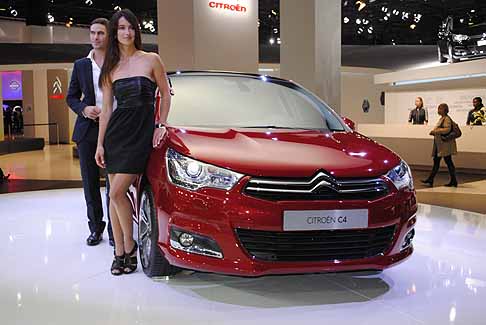 Parigi Motor Show Hostess