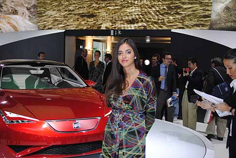 Parigi Motor Show Ragazze