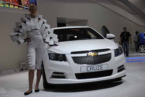 Chavrolet - Anteprima mondiale Chavrolet Cruze 5 porte