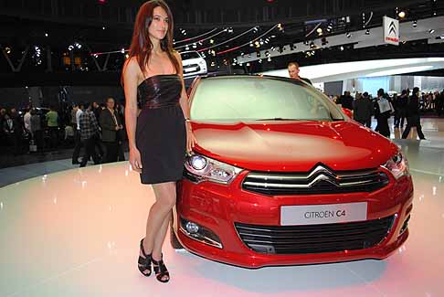 Parigi Motor Show Ragazze