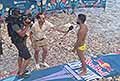 Intervista live al vincitore Carlos Gimeno sulla spiaggia al Red Bull Cliff Diving World Siries 2025 a Polignano a Mare