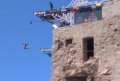 Tuffo acrobatico da 27 m al Red Bull Cliff Diving World Siries 2025 a Polignano a Mare