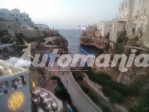 Polignano a Mare - Polignano a Mare Lama Monachile pronta ad ospitare la II tappa del Red Bull Cliff Diving 2025 World Series seconda tappa di questanno