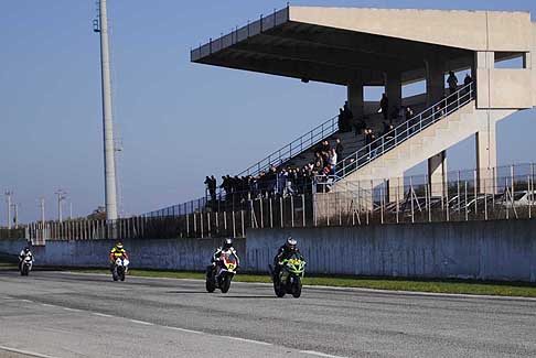 600 Rookies - 600 Rookies gruppo di testa sul rettilineo sotto le Tribune 3^ gara del Trofeo Inverno 2015 presso lAutodromo del Levante