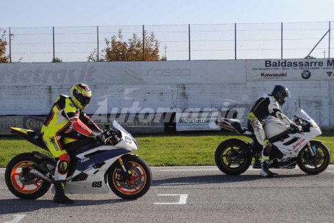 Autodromo del Levante - De Giosa Roberto moto Yamaha e il polman Pappalardo Matteo su bike Triumph al Trofeo Inverno 2015 per la 3^ gara allAutodromo del Levante di Binetto