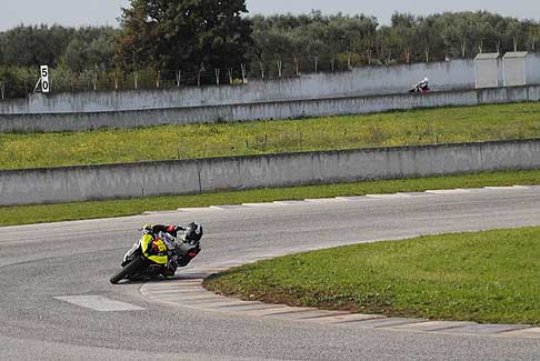 Trofeo Inverno - De Luca Marco su moto Yamaha al tornantino in gara per il Trofeo Inverno 2015 presso lAutodromo del Levante