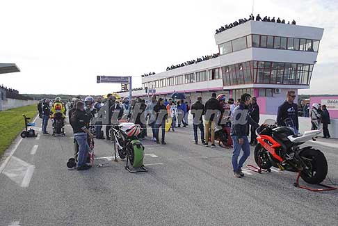 Autodromo del Levante - Schieramento moto griglia di partenza Trofeo Inverno 2016 presso lAutodromo del Levante