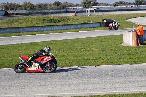 600 Rookies - Bike Suzuki di Galasso Luigi al tornantino 3^ gara del Trofeo Inverno 2015 presso lAutodromo del Levante